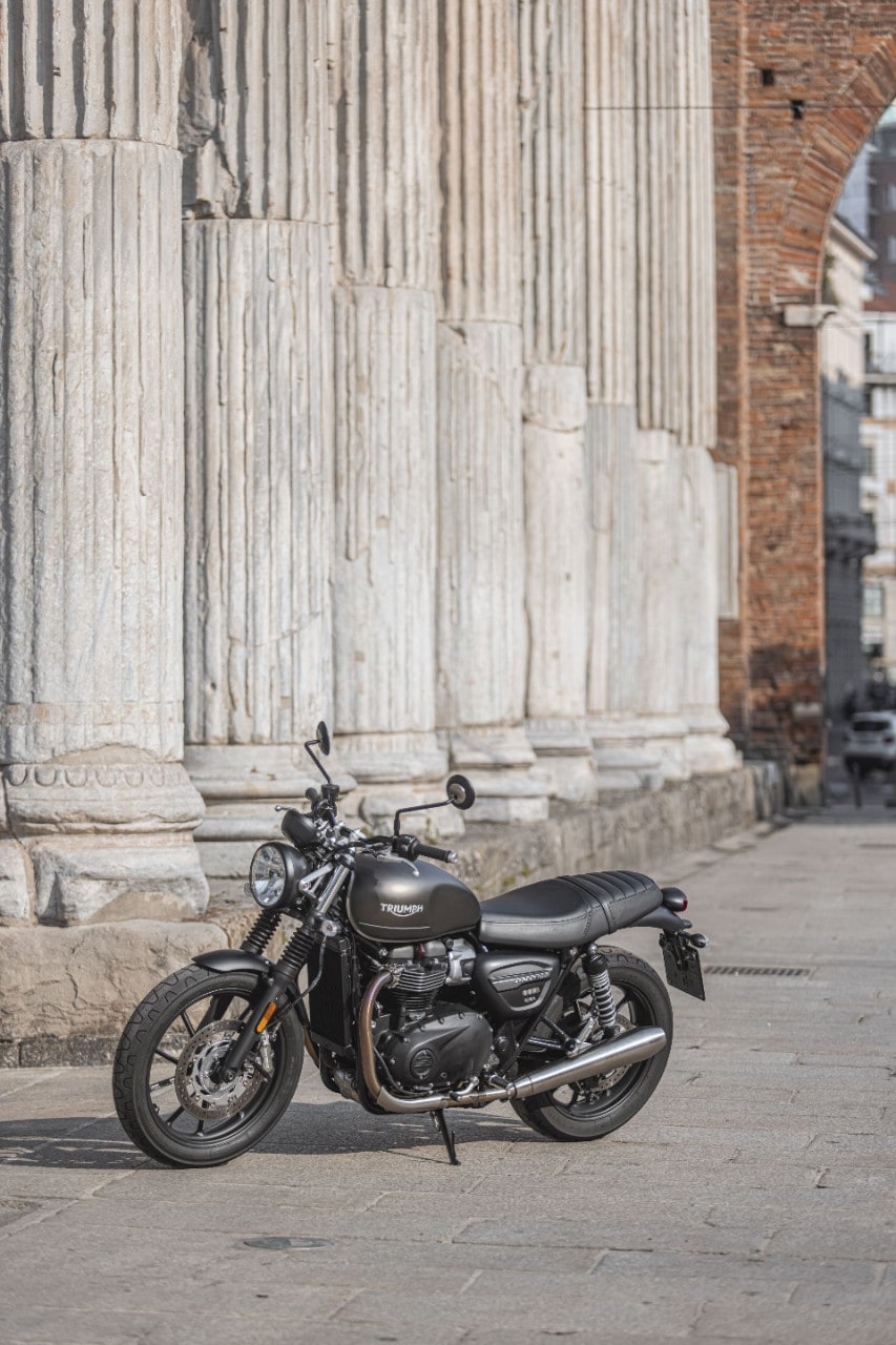 Moto Guzzi V7 Centenario e Triumph Street Twin: questione di PEDIGREE